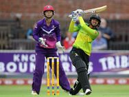 സ്മൃതി, ഇന്ത്യന്‍ പെണ്‍പുലി, ഇംഗ്ലണ്ടില്‍ കുറിച്ചത് ലോകറെക്കോര്‍ഡ്!! തല്ലിത്തകര്‍ത്തു, വീഡിയോ