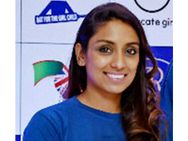 വനിതാ ക്രിക്കറ്റ് താരം ഇസ ഗുഹയ്ക്ക് ഇംഗ്ലണ്ടില്‍ മിന്നുകെട്ട്; സച്ചിനെപോലെ അരങ്ങേറ്റം