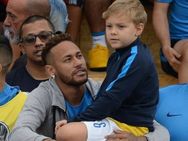 മകന്റെ ഹീറോ മെസ്സിയും റോണോയുമല്ല!! തന്റെ ടീമംഗം.... വെളിപ്പെടുത്തി സൂപ്പര്‍ താരം നെയ്മര്‍