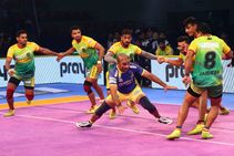 പ്രോ കബഡി ആദ്യ മത്സരത്തില്‍ തമിഴ് തലൈവാസിന് അട്ടിമറി ജയം; മറ്റൊരു ത്രില്ലറില്‍ സമനില