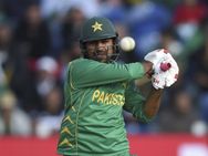 ഹെല്‍മെറ്റില്‍ പന്തുകൊണ്ട പാക് ക്യാപ്റ്റന്‍ സര്‍ഫ്രാസ് അഹമ്മദ് ആശുപത്രിയില്‍