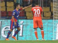 ഐഎസ്എല്‍: ബ്രേക്കില്ലാതെ ബെംഗളൂരു... ഗോവയും കടന്ന് ഛേത്രിയും സംഘവും (2-1)