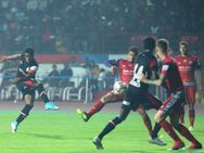 ഐഎസ്എല്‍: ജംഷഡ്പൂര്‍- നോര്‍ത്ത് ഈസ്റ്റ് പോര് ഗോള്‍രഹിതം... നോര്‍ത്ത് ഈസ്റ്റ് രണ്ടാംസ്ഥാനത്തേക്ക്