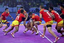 പ്രോ കബഡി ലീഗ്; ടൈറ്റന്‍സിനെ വീഴ്ത്തി ഗുജറാത്ത്, പറ്റ്‌ന പൈറേറ്റ്‌സിനും ജയം