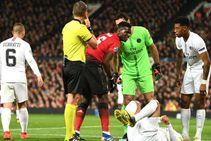 ചാമ്പ്യന്‍സ് ലീഗില്‍ യുണൈറ്റഡ് തകര്‍ന്നു, പോഗ്ബയ്ക്ക് ചുവപ്പുകാര്‍ഡ്; റോമയ്ക്കും ജയം