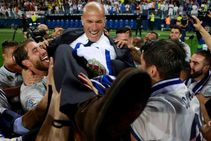 റയല്‍ മാഡ്രിഡ് പരിശീലകനായി സിനദിന്‍ സിദാന്‍ തിരിച്ചെത്തി; സാന്റിയാഗോ സൊളാരി പുറത്ത്