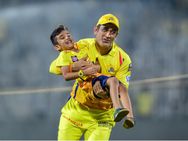 വാട്‌സന്റെ മകനുമായി ഓട്ടമത്സരം; താഹിറിന്റെ മകനെ ജയിപ്പിക്കാന്‍ ധോണി ചെയ്തത്