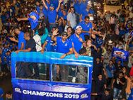 മുംബൈ നഗരത്തെ നിശ്ചലമാക്കി മുംബൈ ഇന്ത്യന്‍സിന്റെ വിജയഘോഷയാത്ര