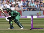 358 റണ്‍സ് നേടിയിട്ടും പാക്കിസ്ഥാന് തോല്‍വി; ഇംഗ്ലണ്ട് ഓപ്പണര്‍മാര്‍ തച്ചുതകര്‍ത്തു