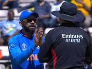 അമ്പയറോട് കൈകൂപ്പി കോലി.... ട്രോള്‍ മഴയുമായി ആരാധകര്‍, കാരണം ഇതാണ്