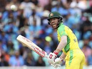 വാര്‍ണര്‍ക്ക് ഇതെന്തുപറ്റി; ബാറ്റിങ്ങില്‍ അമ്പരന്ന് സച്ചിന്‍ പറയുന്നത് ഇങ്ങനെ