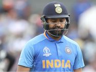 സഹതാരങ്ങള്‍ ഇംഗ്ലണ്ടില്‍ ചുറ്റിയടിക്കുന്നു, രോഹിത് ശര്‍മ നാട്ടിലെത്തി; സ്വയം കാറോടിച്ച് വീട്ടിലേക്ക്