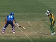 നിര്‍ഭാഗ്യം വില്ലനാവുമ്പോള്‍, യുവിയുടെ പുറത്താകലില്‍ അന്തംവിട്ട് ആരാധകര്‍ — വീഡിയോ