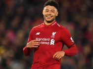 അലക്‌സ് ഓക്‌സ്ലേഡ് ചേംബര്‍ലെയ്ന്‍ ലിവര്‍പൂളുമായി കരാര്‍ പുതുക്കി