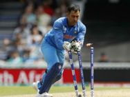 ദക്ഷിണാഫ്രിക്കയ്ക്ക് എതിരെ ട്വന്റി-20: സെലക്ടര്‍മാര്‍ ധോണിയെ ഒഴിവാക്കുമോ?