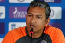 ലോകകപ്പില്‍ സെമിയില്‍ ധോണിയെ ഏഴാമനായി ഇറക്കിയതാര് ? ബാറ്റിങ് കോച്ചിന്റെ വെളിപ്പെടുത്തല്‍