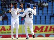 5.5 ഓവറില്‍ വിസ്മയിപ്പിച്ച് വീണ്ടും ബുംറ, റെക്കോര്‍ഡ്; അമ്പരപ്പ് മാറാതെ ക്രിക്കറ്റ് ലോകം