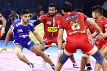 പ്രോ കബഡി ലീഗ്; സ്വപ്‌നക്കുതിപ്പ് നടത്തിയ ഡല്‍ഹിക്ക് തോല്‍വി, ബംഗാളും ഗുജറാത്തും സമനിലയില്‍