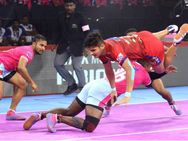 പ്രോ കബഡി ലീഗ്; കുതിപ്പ് തുടര്‍ന്ന് ദബാംഗ് ഡല്‍ഹി, ത്രില്ലറില്‍ ജയിച്ച് ബെംഗളുരു ബുള്‍സ്