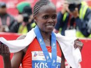 കെനിയന്‍ താരം കൊസ്‌ഗെയ്ക്കു ലോക റെക്കോര്‍ഡ്, വഴിമാറിയത് 16 വര്‍ഷം പഴക്കമുള്ള റെക്കോര്‍ഡ്