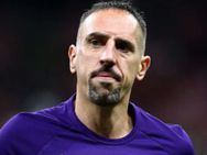 ലൈന്‍സ്മാനെ ഇടിച്ചു, ഒന്നല്ല, രണ്ടു വട്ടം... റിബറിക്ക് മുട്ടന്‍ പണി വരുന്നു, വീഡിയോ