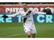 ഇബ്രാഹിമോവിച്ചിനെ സ്വന്തമാക്കാന്‍ നാപ്പോളിക്ക് താല്‍പ്പര്യമുണ്ടെന്ന് ക്ലബ്ബ് തലവന്‍