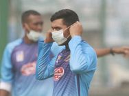 മലിനീകരണം രൂക്ഷം, മാസ്‌കുമായി ബംഗ്ലാ താരങ്ങളുടെ പരിശീലനം... കളി മാറ്റില്ലെന്ന് ബിസിസിഐ