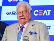 'അനുഷ്‌കയ്ക്ക് ചായ കൊടുക്കുന്ന സെലക്ടര്‍മാര്‍'; ഫാറൂഖ് എഞ്ചിനീയര്‍ മാപ്പു പറഞ്ഞു