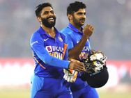 ഐപിഎല്‍ ഫൈനലില്‍ സീറോ, ഇത്തവണ ഇന്ത്യന്‍ ജഴ്‌സിയില്‍ ഹീറോ... താക്കൂറാണ് താരം