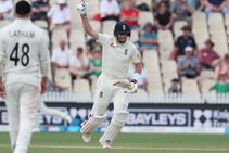 ഇംഗ്ലണ്ട് ന്യൂസിലന്‍ഡ് ടെസ്റ്റ് ആവേശത്തിലേക്ക്; ജോ റൂട്ടിന് ഡബിള്‍ സെഞ്ച്വറി