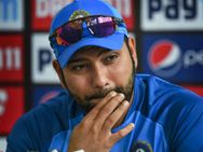 ക്രിക്കറ്റില്‍ മാത്രമല്ല ഫുട്‌ബോളിലും ഹീറോ... ടീം ഇന്ത്യയിലെ മികച്ച ഫുട്‌ബോളറാര്? രോഹിത് പറയുന്നു