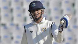 ഔട്ട് വിളിച്ചിട്ടും ഗ്രൗണ്ട് വിടാതെ ശുഭ്മാന്‍ ഗില്‍... അംപയറെ അധിക്ഷേപിച്ചു, കളം വിട്ട് ഡല്‍ഹി ടീം