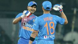 രണ്ടാം ടി20: അനായാസം ഇന്ത്യ... ഇന്‍ഡോറില്‍ ലങ്കയെ നിഷ്പ്രഭരാക്കി കോലിപ്പട