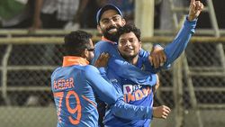 ഏകദിനത്തില്‍ 100 വിക്കറ്റ് തികച്ച് കുല്‍ദീപ്; ഹര്‍ഭജനെയും കുംബ്ലെയെയും കടത്തിവെട്ടി