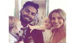 പന്തിനൊപ്പം ഫോട്ടോ... ഇന്ത്യന്‍ ഫാന്‍സ് ഇടിച്ചുകയറി, ഭാര്യ ഭയന്നതായി ഓസീസ് താരം