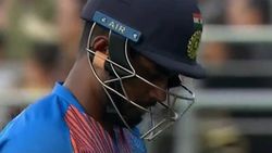 ആറ്, എട്ട്... സുവര്‍ണാവസരം തട്ടിത്തെറിപ്പിച്ച് വീണ്ടും സഞ്ജു, ഇനിയൊരു അവസരം പ്രതീക്ഷിക്കണോ?