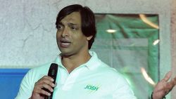 ഒടുവില്‍ ഇന്ത്യ എം എസ് ധോണിയുടെ പകരക്കാരനെ കണ്ടെത്തി! ആരാണാ താരം? അക്തര്‍ പറയുന്നു