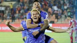 ISL: ഇഞ്ചുറിടൈം ഗോളില്‍ മുംബൈ മിന്നി, ജംഷഡ്പൂരിനെ വീഴ്ത്തി (2-1)