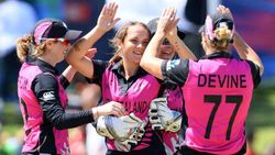 വനിതകളുടെ ടി20 ലോകകപ്പ്: ഇതാണ് കളി, ന്യൂസിലാന്‍ഡ് 91ന് പുറത്ത്... ബംഗ്ലാദേശിനെ 74ന് എറിഞ്ഞിട്ടു