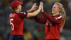 വനിതകളുടെ ടി20 ലോകകപ്പ്: പാകിസ്താന്‍ തകര്‍ന്നു, ഉജ്ജ്വല ജയം കൊയ്ത് ഇംഗ്ലണ്ട്