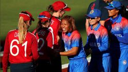 വനിതാ ടി20 ലോകകപ്പ്: തായ്‌ലാന്‍ഡ് തരിപ്പണം... വമ്പന്‍ ജയവുമായി ഇംഗ്ലണ്ട് തിരിച്ചുവന്നു