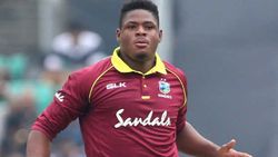 കാറപകടം: വിന്‍ഡീസ് യുവ പേസര്‍ ഒഷെയ്ന്‍ തോമസിന് പരിക്ക്, പ്രാര്‍ഥനയോടെ ക്രിക്കറ്റ് ലോകം