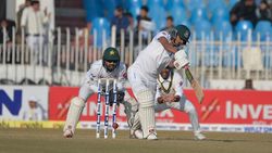 എറിഞ്ഞൊതുക്കി പാകിസ്താന്‍, ഒന്നാം ടെസ്റ്റില്‍ ബംഗ്ലാദേശ് 233ന് പുറത്ത്