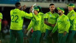 ടി20 പരമ്പര; അവസാന ഓവര്‍ ത്രില്ലറില്‍ ഇംഗ്ലണ്ടിനെ വീഴ്ത്തി സൗത്ത് ആഫ്രിക്ക