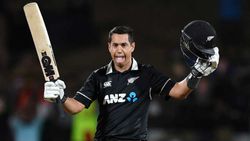 ഇന്ത്യ- ന്യൂസിലാന്‍ഡ്: സൂപ്പര്‍ സെഞ്ച്വറികളുമായി നാലാമന്‍മാര്‍... ചേസില്‍ പാക് പടയെ വെട്ടി കിവീസ്