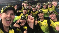 വനിതകളുടെ ടി20 ലോകകപ്പ് ഫൈനല്‍: കപ്പില്‍ അഞ്ചാമതും കംഗാരു മുത്തം... ഇന്ത്യക്കു കനത്ത തോല്‍വി