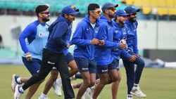 കൊറോണ ഭീതി, ഇന്ത്യന്‍ താരങ്ങള്‍ തുപ്പല്‍ തൊട്ട് പന്തു മിനുക്കില്ല