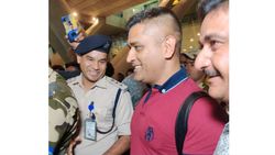 IPL 2020: വിസില്‍ പോട്... വന്നത് മറ്റാരുമല്ല സാക്ഷാല്‍ ധോണി! ആവേശത്തിമര്‍പ്പില്‍ സിഎസ്‌കെ