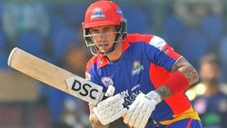 ഇംഗ്ലീഷ് വെടിക്കെട്ട് താരത്തിന് കൊറോണ? പിഎസ്എല്‍ നിര്‍ത്താന്‍ കാരണം ഇതുതന്നെ... കൂടുതല്‍ പരിശോധനകള്‍