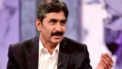 ഹെയര്‍സ്‌റ്റൈലിനോ പ്രാധാന്യം? 'ഫ്രീക്കന്‍'മാര്‍ക്കെതിരേ പാക് ഇതിഹാസം, നിങ്ങള്‍ക്കു പറ്റിയത് സിനിമ